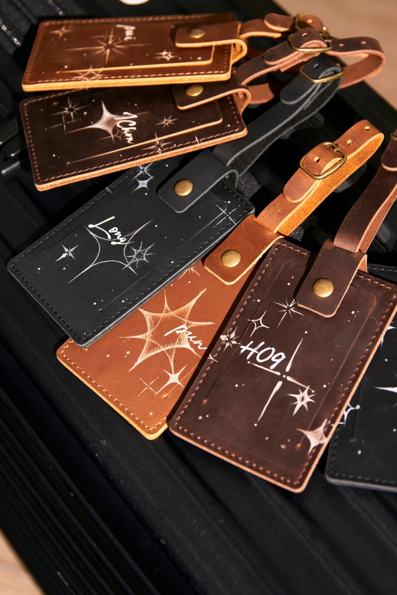 【Customized】Tattooed leather tag luggage tag keychain hanging gift - ป้ายสัมภาระ - หนังแท้ 