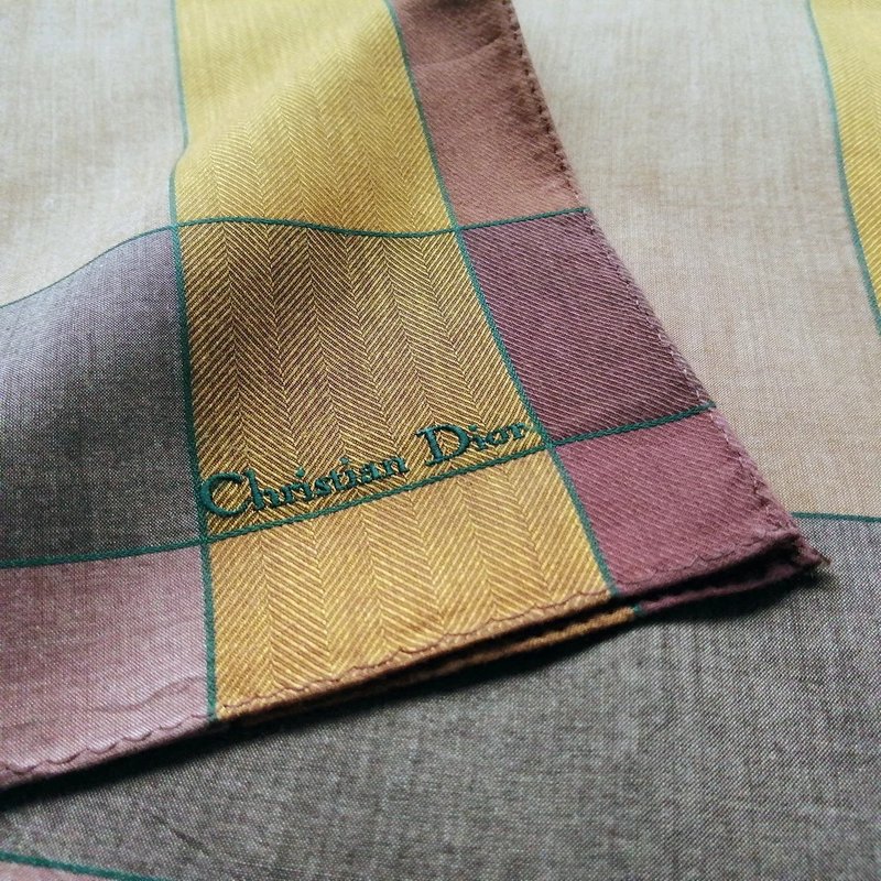 Christian Dior Vintage Handkerchief Pocket Gift 19.5 x 18.5 inches 克里斯汀迪奧 - 絲巾 - 棉．麻 卡其色