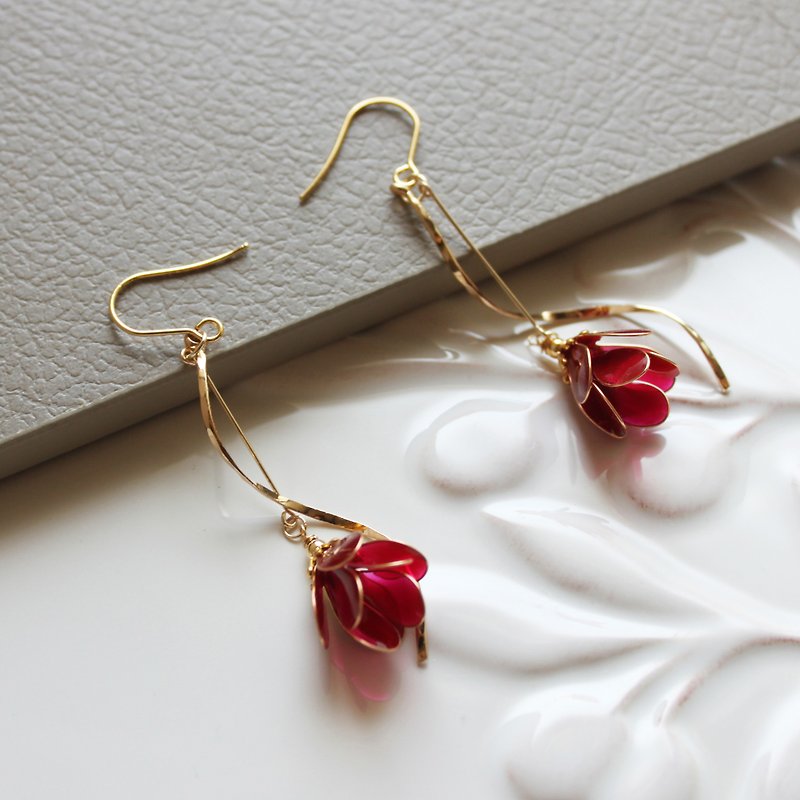 [Flower bud melody] wine red crystal flower earrings handmade Bronze resin spiral dangling earrings / Clip-On - ต่างหู - เรซิน สีแดง