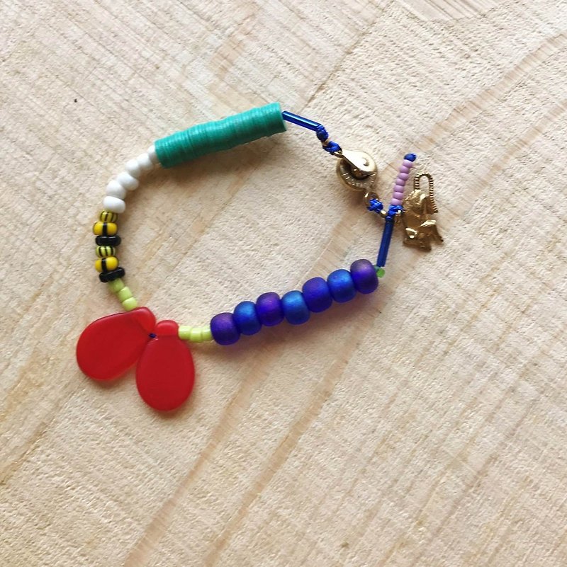 ［ Cat and Mice • Beads beat Beads］ bracelet collection-011 烏魚子 - 手鍊/手鐲 - 玻璃 多色