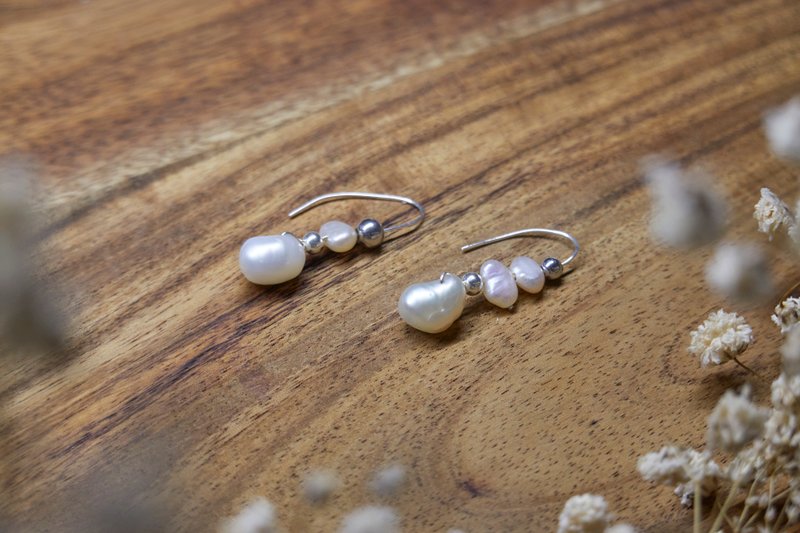 Baroque oval pearl earrings - ต่างหู - ไข่มุก สีเงิน