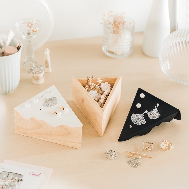 Moreover : Cake – jewelry box - Storage - Wood White