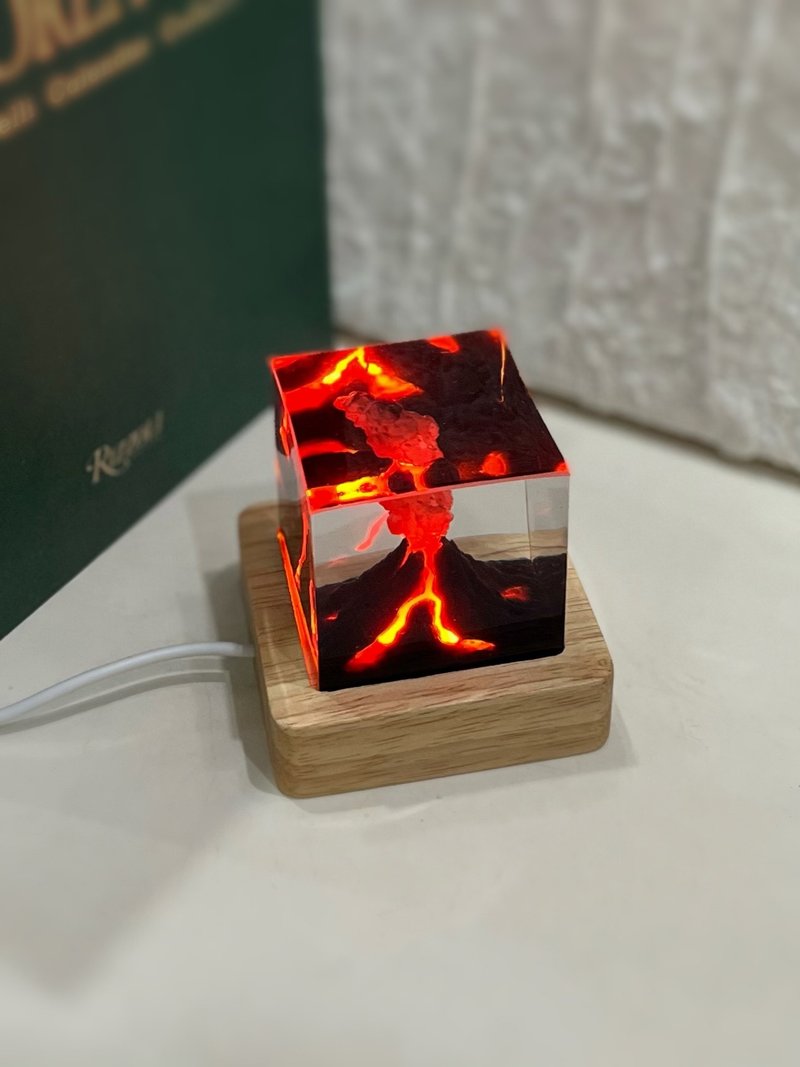 Simulated small volcano miniature mini handmade decorative night light creative ornament gift - ของวางตกแต่ง - เรซิน สีแดง