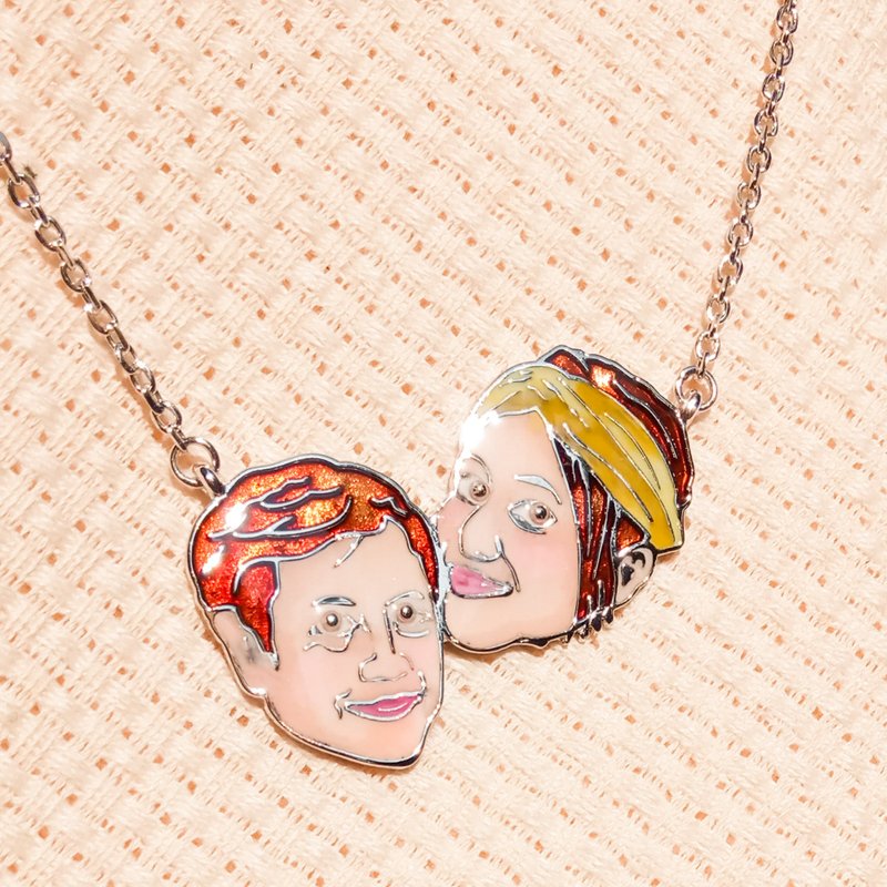 Leave the smile in your memory Customized portrait sterling silver necklace - สร้อยคอ - เงินแท้ หลากหลายสี