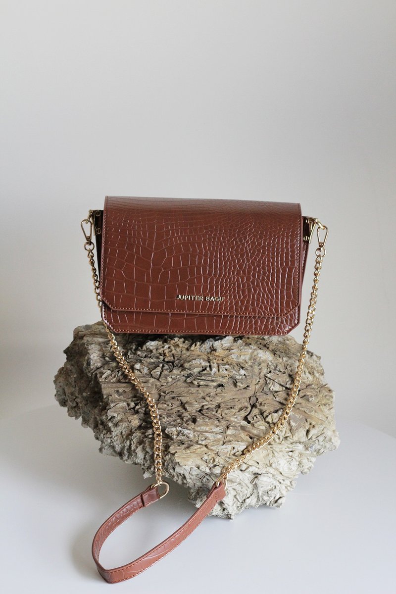 Poetry Diamond Crocodile Bag - Brown - กระเป๋าถือ - หนังเทียม 