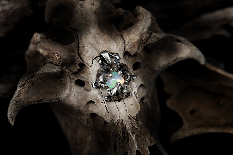 [Mountain Skeleton Period] Echoing in the Heart—Opal Spine Necklace - Necklaces - Silver Silver
