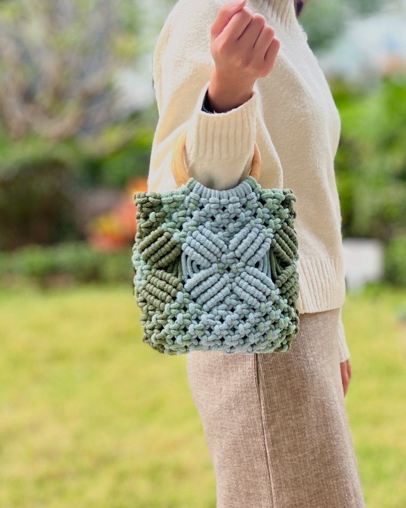 Macrame Teal color matching - 100% Polish environmentally friendly pure cotton hand bag - กระเป๋าถือ - ผ้าฝ้าย/ผ้าลินิน หลากหลายสี