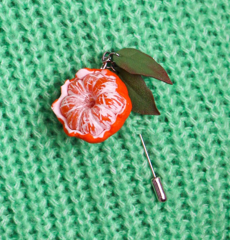 Brooch tangerine Jewelry with citrus Handmade New Year gift - เข็มกลัด - ดินเหนียว สีส้ม