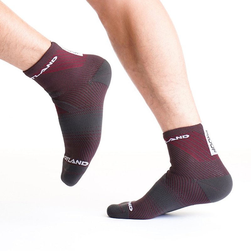 【FOOTLAND】METAPROOF Mountain Walker Short Waterproof Socks Crimson - ชุดเดินป่า - ขนแกะ สีม่วง