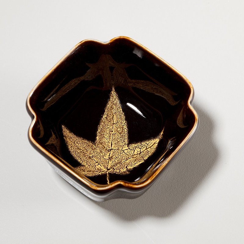 Autumn maple leaf Tenmoku square Japanese horn tea cup 80cc Yinggeyaki certified - Teapots & Teacups - Porcelain Brown