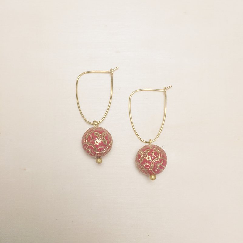 Vintage engraving red cross earrings - ต่างหู - เรซิน สีแดง