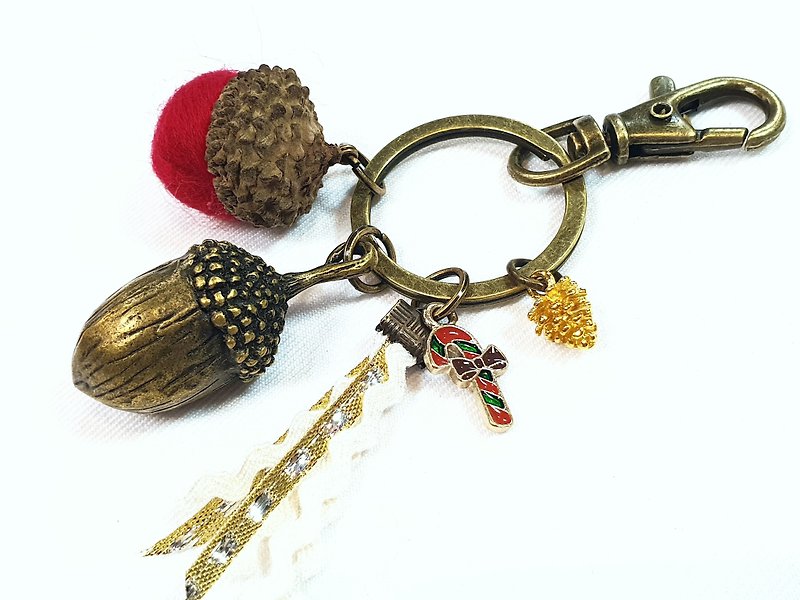 Paris*Le Bonheun. Forest of happiness. Christmas acorns. Wool felt acorn pine cone key ring - Keychains - Other Metals Red