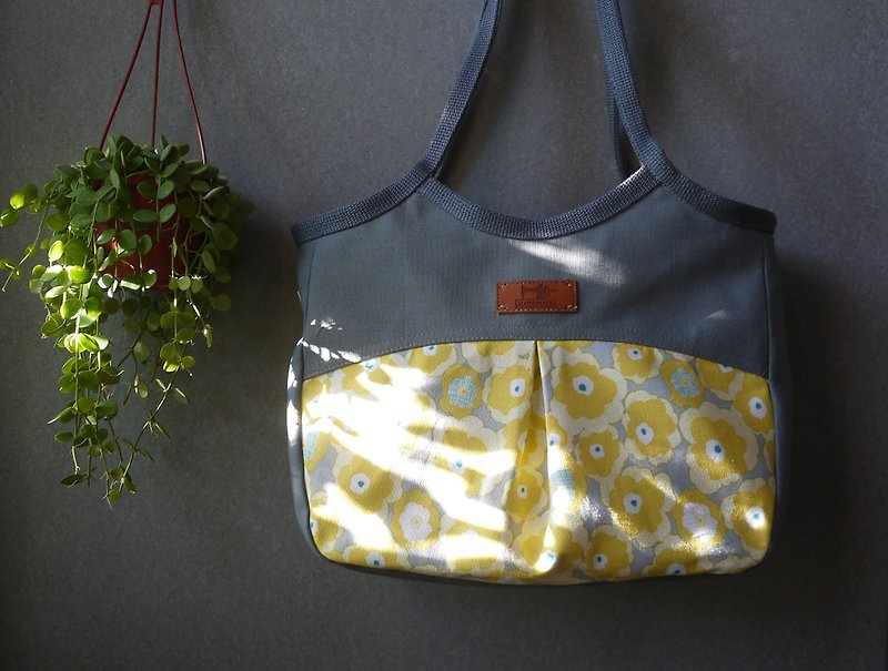 Spot free shipping spring outing preferred poppy shoulder bag (tender duck yellow) - Messenger Bags & Sling Bags - Cotton & Hemp Yellow