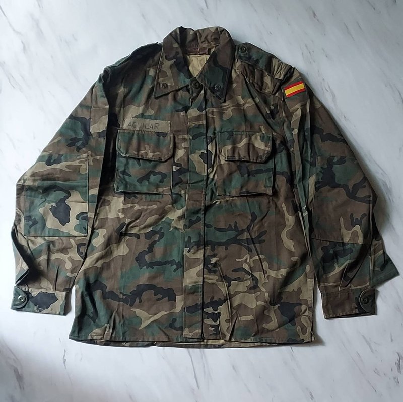 西班牙公發迷彩軟墊肩長袖軍用襯衫g 高領 棉質布料 材質耐用 - 男夾克/外套 - 棉．麻 