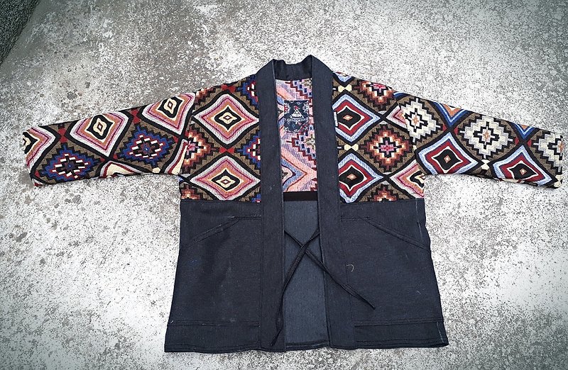 AMIN'S SHINY WORLD Handmade custom KIMONO national diamond totem mixed smock coat coat - เสื้อโค้ทผู้ชาย - ผ้าฝ้าย/ผ้าลินิน หลากหลายสี