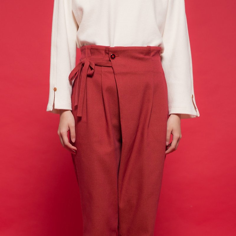 Carl 蹓 跶 log unsymmetrical straps classic style pants - red - Women's Pants - Cotton & Hemp Red