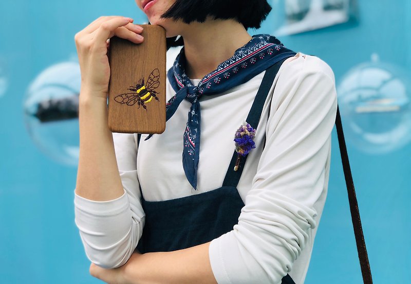 Yuansen hand-made original hand-embroidered imitation wood grain mobile phone case - Phone Cases - Other Materials Brown