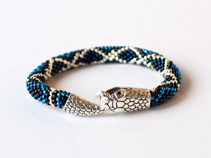 Beaded snake bracelet, Ouroboros jewelry, Witch bracelet, Celtic bracelet - 手鍊/手環 - 玻璃 藍色