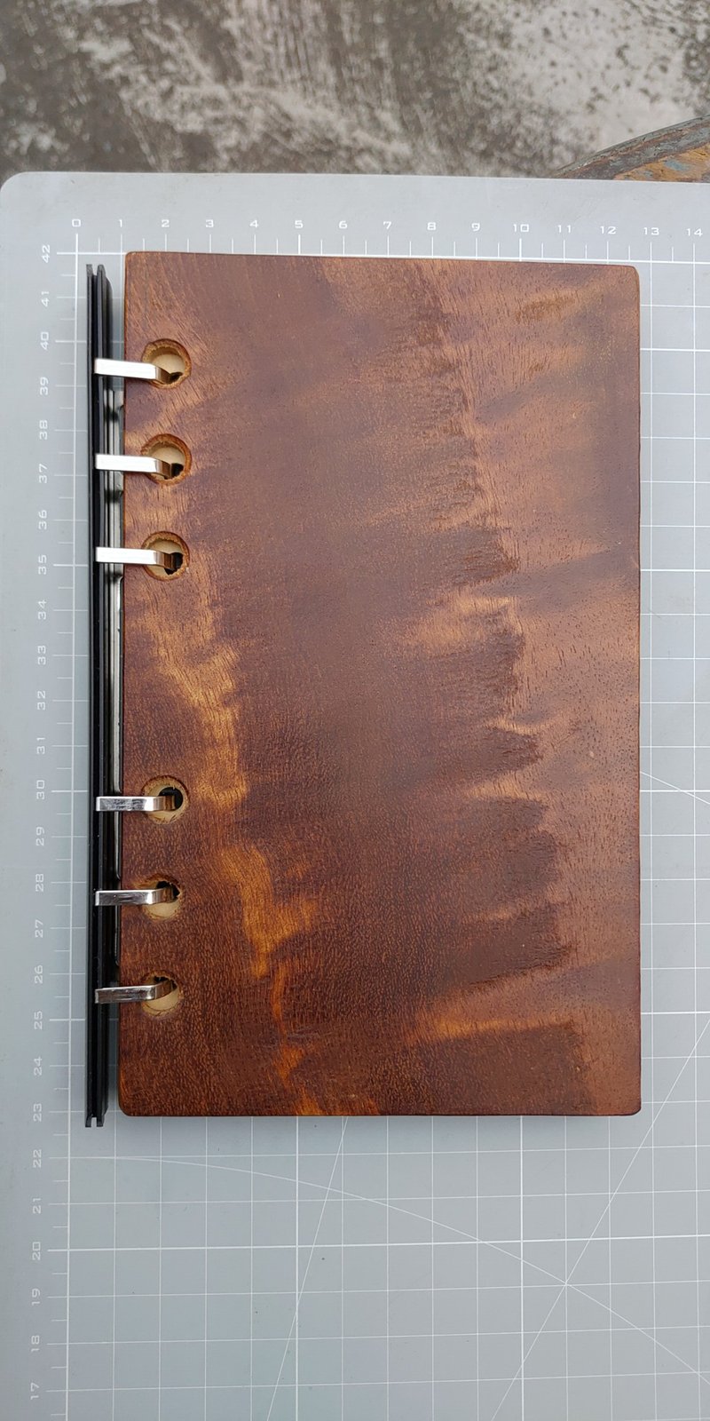 Taiwan Cinnamomum camphora flower log six-hole loose-leaf notebook notepad (small) - สมุดบันทึก/สมุดปฏิทิน - ไม้ 