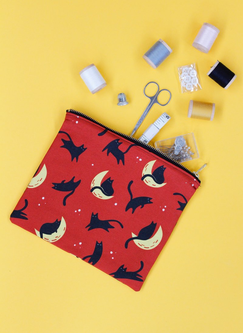 Cotton zippered pouch - Cat on the Moon print - Toiletry Bags & Pouches - Cotton & Hemp Red