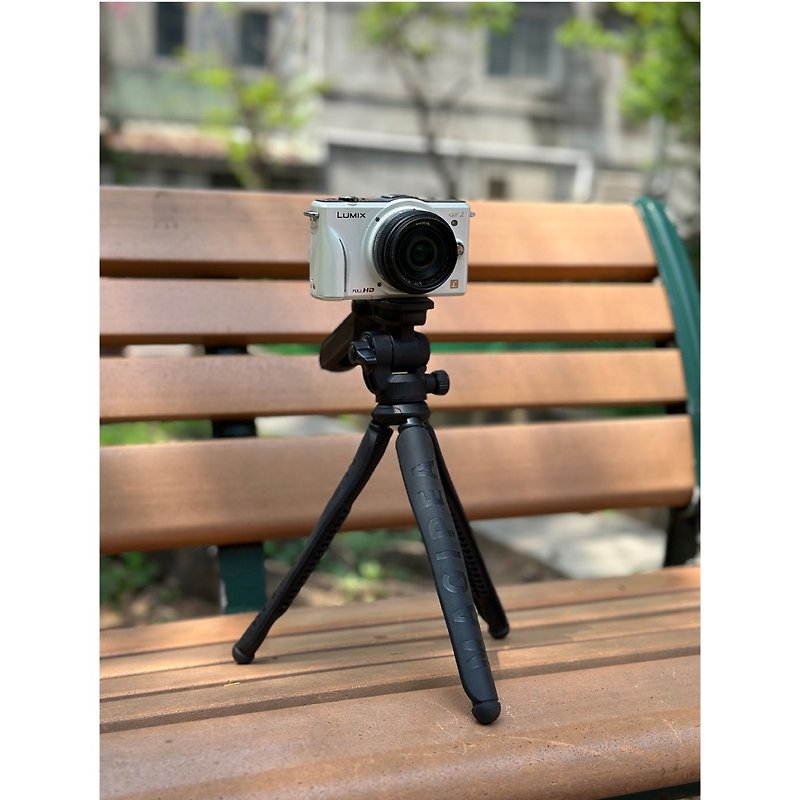 The best product [concave beans clamping tripod monsters everywhere] versatile tripod for mobile phones and cameras, the feet can be bent at will - ที่ตั้งมือถือ - วัสดุอื่นๆ 