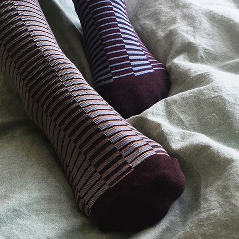 socks_illusion / irregular / socks / stripes - ถุงเท้า - ผ้าฝ้าย/ผ้าลินิน สีนำ้ตาล