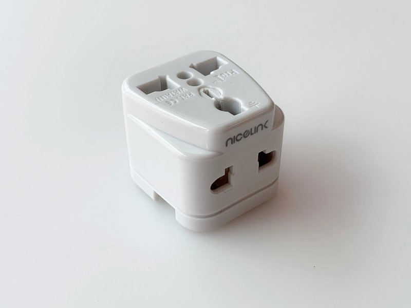 【出國一顆搞定】萬國轉接頭-全電壓 - 科技小物 - 塑膠 白色