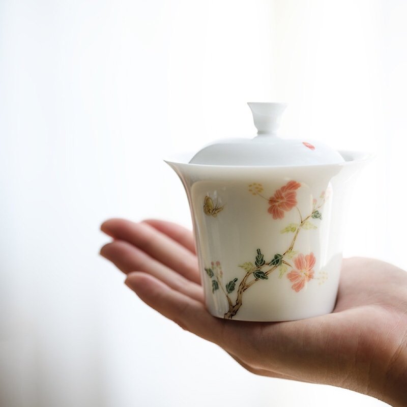 It is said that Jingdezhen pure hand-painted underglaze color cover bowl hibiscus fan butterfly thin body ceramic white porcelain teacup tea bowl - Teapots & Teacups - Pottery 
