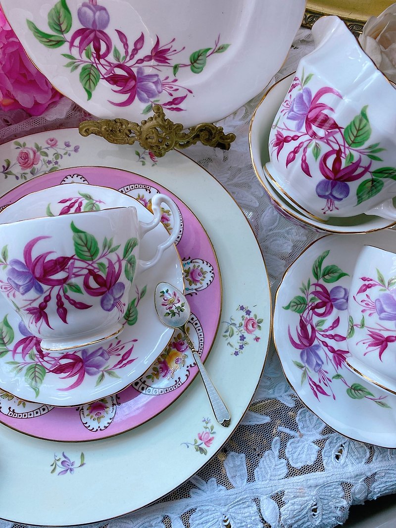 英國製手繪倒掛金鐘下午茶骨瓷花茶杯三件組庫存品全完整 - 茶壺/茶杯/茶具 - 瓷 紫色