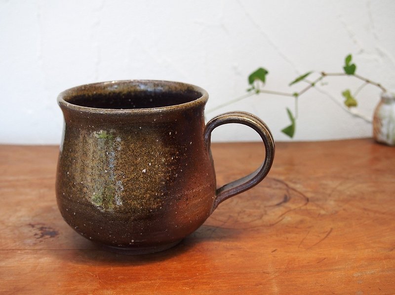 Bizen coffee cup (large) c 8 - 042 - Mugs - Pottery Brown