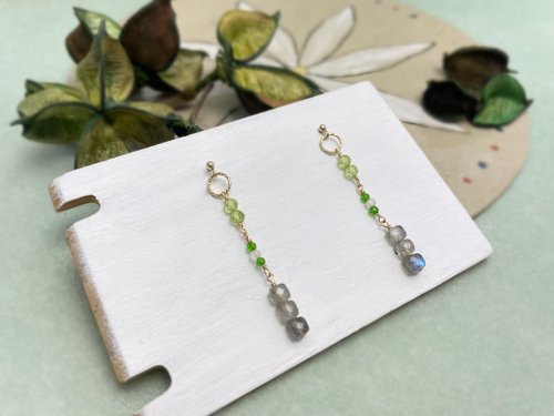 68 Jewellery｜純銀。天然石。輕珠寶 //拉長石方塊橄欖石耳環// 14KGF 天然石水晶手作 防過敏 不褪色
