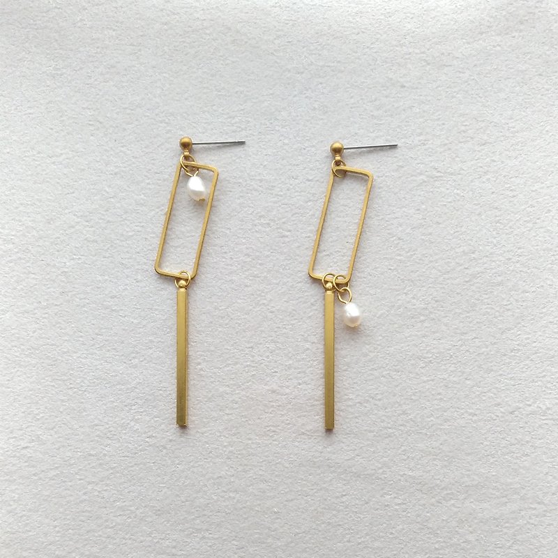 e042-記憶中的-黃銅珍珠 針式夾式耳環 - 耳環/耳夾 - 寶石 白色