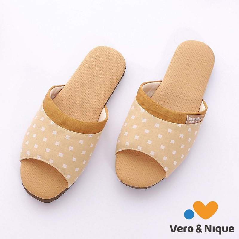 [Veronica] Antibacterial and deodorant powdered bronze fiber indoor slippers - Khaki - รองเท้าแตะในบ้าน - วัสดุอื่นๆ 