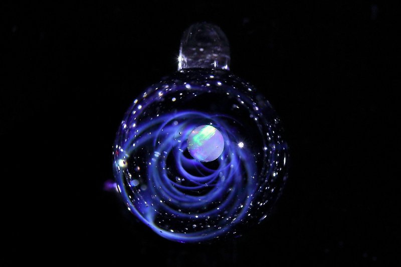 SPIRAL GALAXY petite opal space glass pendant no.811 - สร้อยติดคอ - แก้ว สีน้ำเงิน