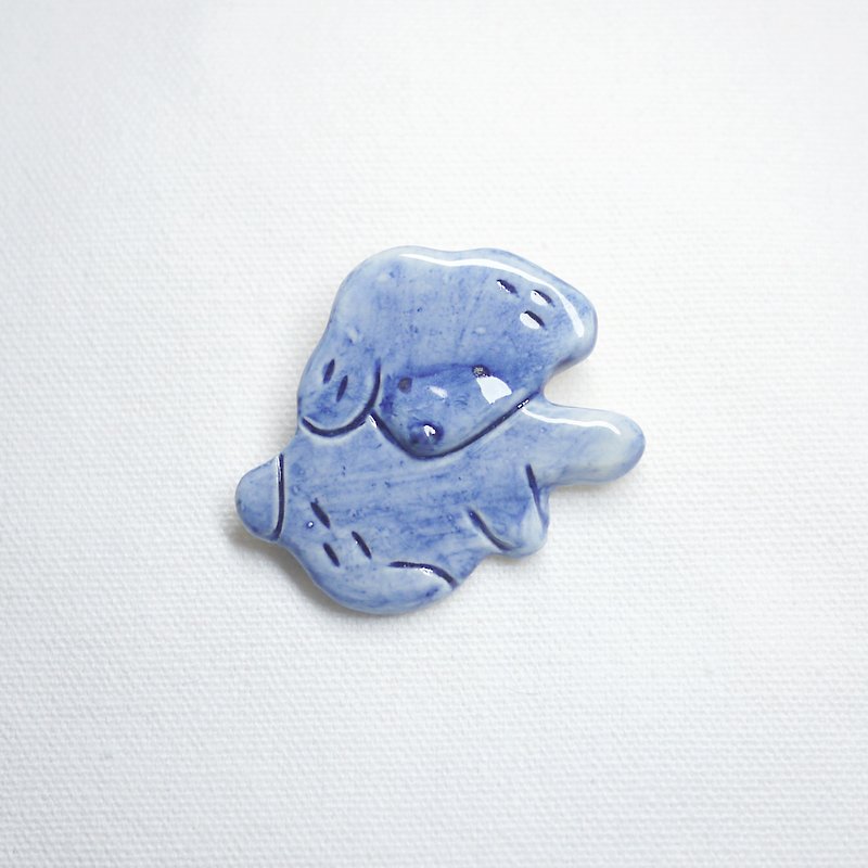 Puppy Rou brooch blue - Brooches - Porcelain Blue