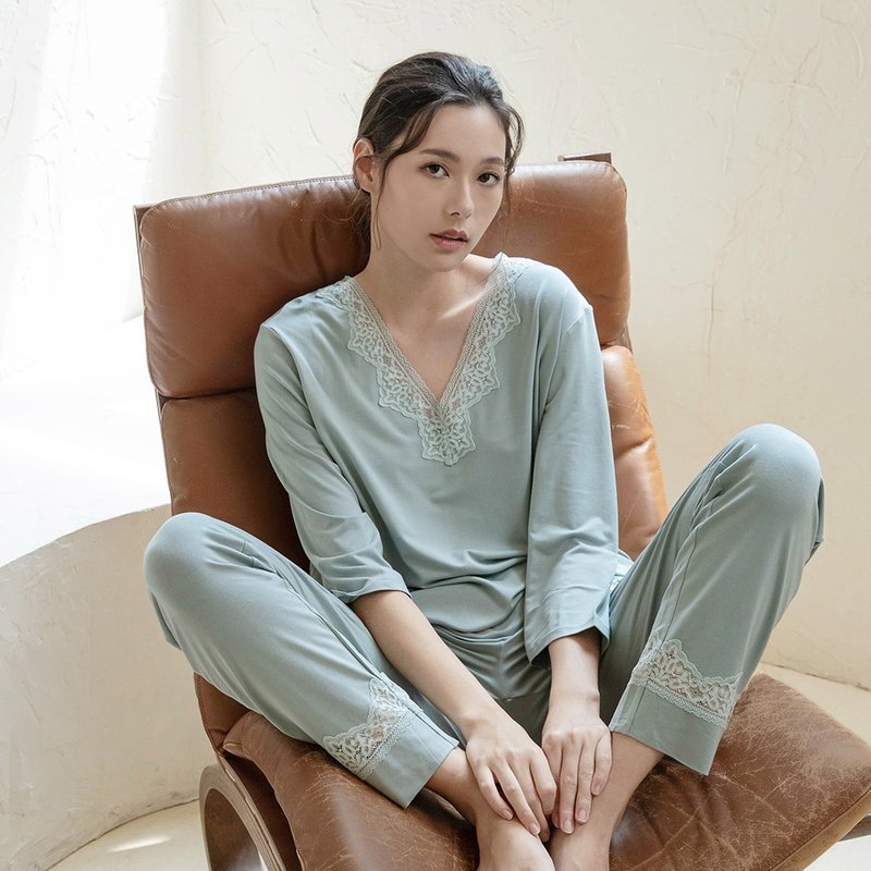 法式絮語 V領蕾絲長袖居家套裝-綠色 - 睡衣/居家服 - 其他人造纖維 