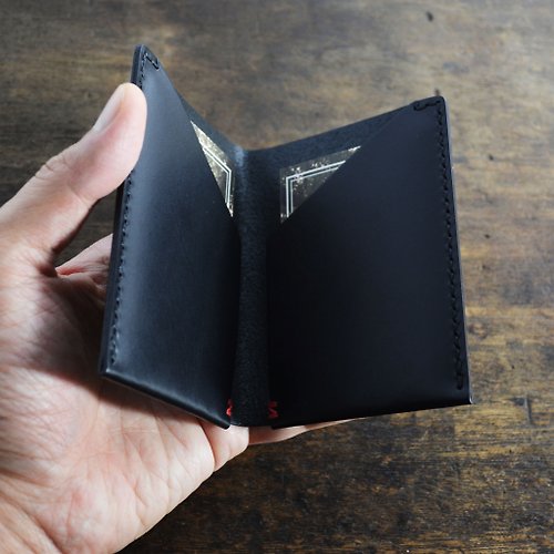 【鞹】手制 kuo's artwork 義大利協會認証植鞣革黑色手縫對折雙面直式名片夾/卡夾