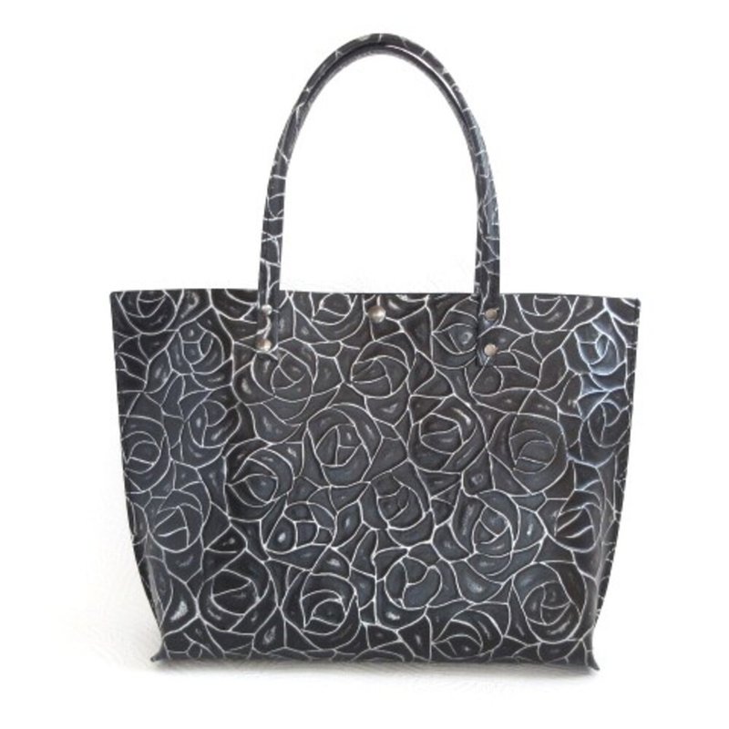 牛革・A４対応・一枚革のミディアムトート・ブラック×シルバー・ローズ調型押し・0272 - 手提包/手提袋 - 真皮 黑色