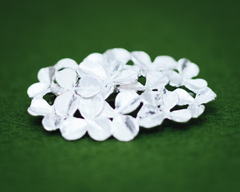 Clover brooch pendant (without chain) - statement brooch - gift for her - เข็มกลัด - เงิน สีเงิน