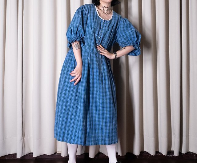 A PRANK DOLLY-Large foam sleeve European cotton antique dress 