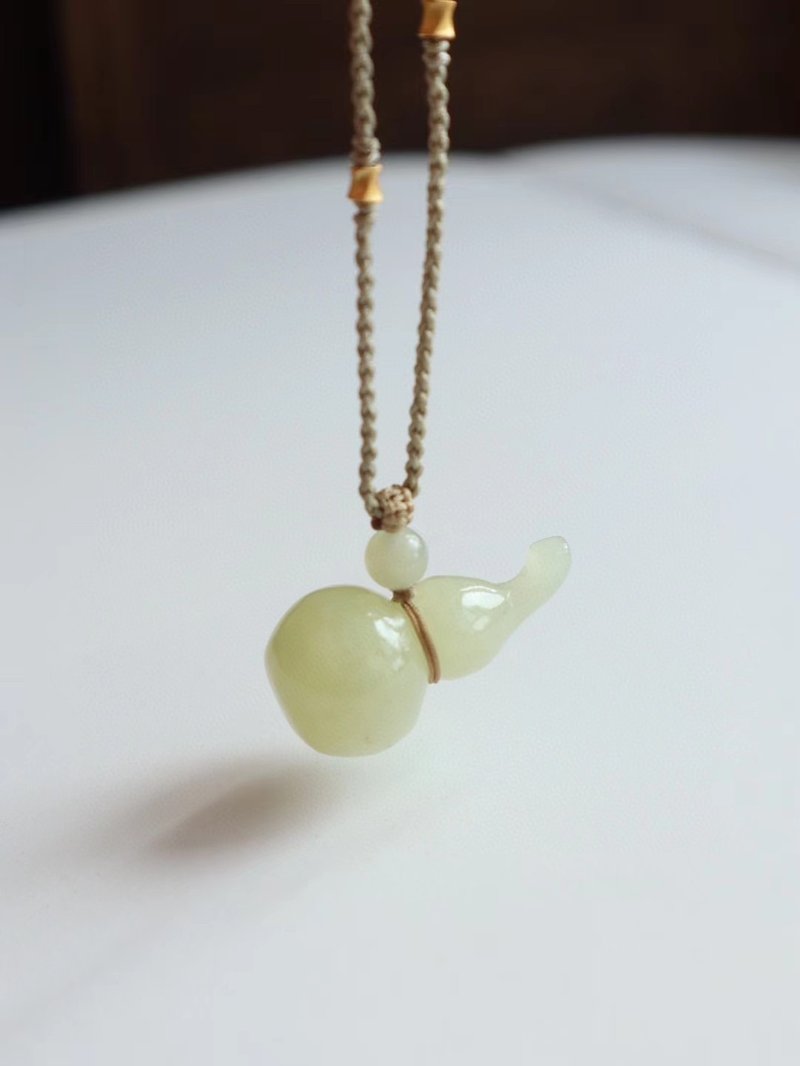 Natural Hetian jade gourd pendant clavicle necklace exquisite yellow mouth material three-dimensional fine carving blessing and luck - Necklaces - Jade 