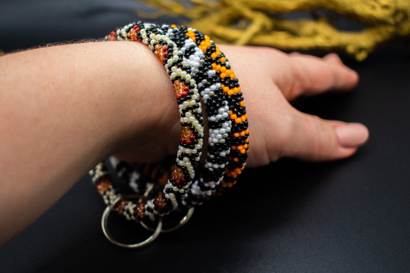 Snake Animal bracelet Tiger Zebra Snake Beaded keychain - 鑰匙圈/鑰匙包 - 其他材質 
