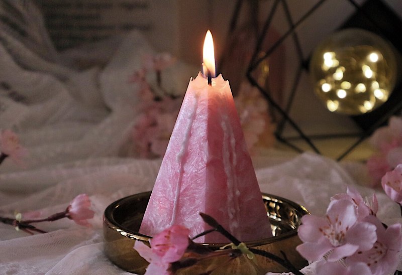 It is not only candles but also hope/Candle Mountain/Candle/Sakura fragrance/Sakura color/Pink - Candles & Candle Holders - Wax Pink