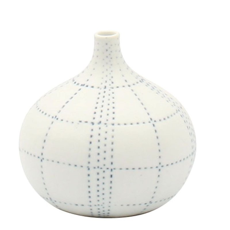 Xie Mumu Studio Dhanabadee Taiwan exclusively sells Thai handmade pottery vases - Pottery & Ceramics - Pottery White