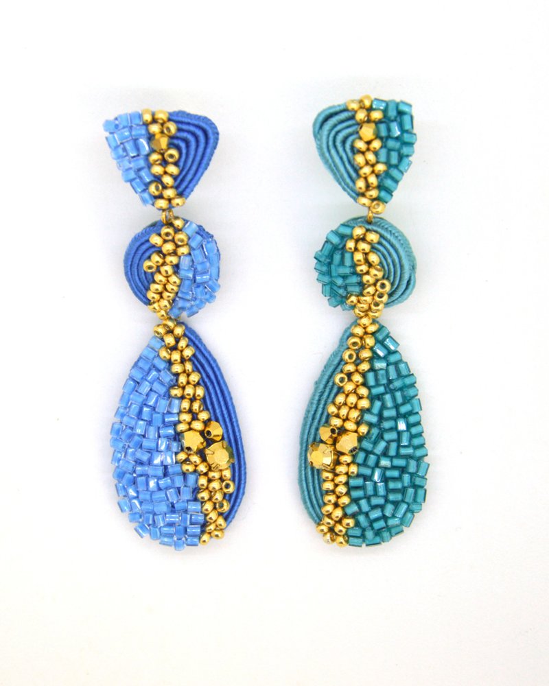 Mismatched Fiolent earrings in aqua bohemica and azure colour - 耳環/耳夾/耳骨夾 - 其他材質 多色