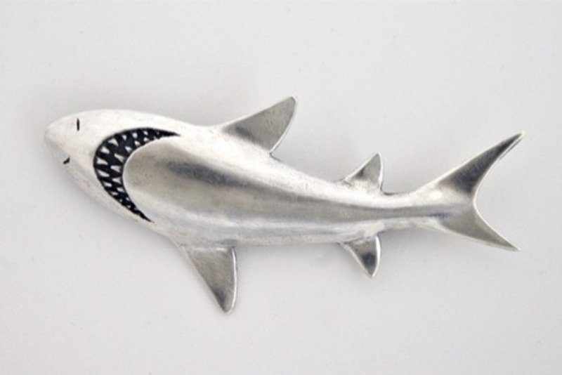 Pinkoi 代購 - 鯊魚胸針 - 胸針 - 其他金屬 