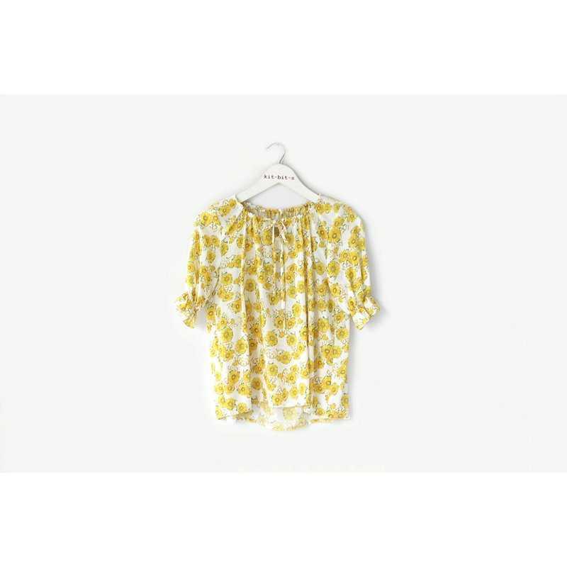 Yellow smocked sleeve shirt with bow collar and flower lover pattern - Women's Tops - Cotton & Hemp Yellow