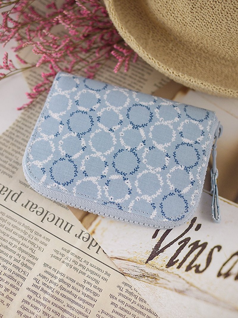 【Mother's Day】Travel. Blue flower crown. Cloth clip/wallet/wallet/coin purse - Wallets - Cotton & Hemp Blue