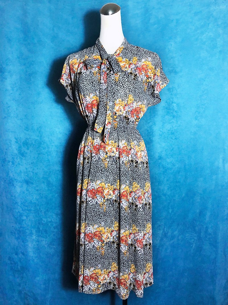 Flower bow tie vintage dress / abroad brought back VINTAGE - ชุดเดรส - เส้นใยสังเคราะห์ หลากหลายสี