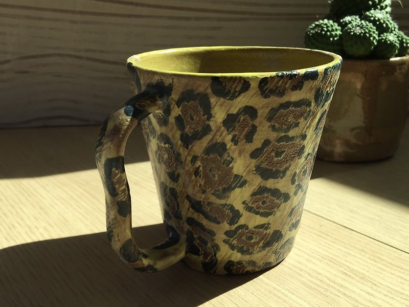 Animal City - Leopard Cup _ Pottery Mug - แก้วมัค/แก้วกาแฟ - ดินเผา สีส้ม